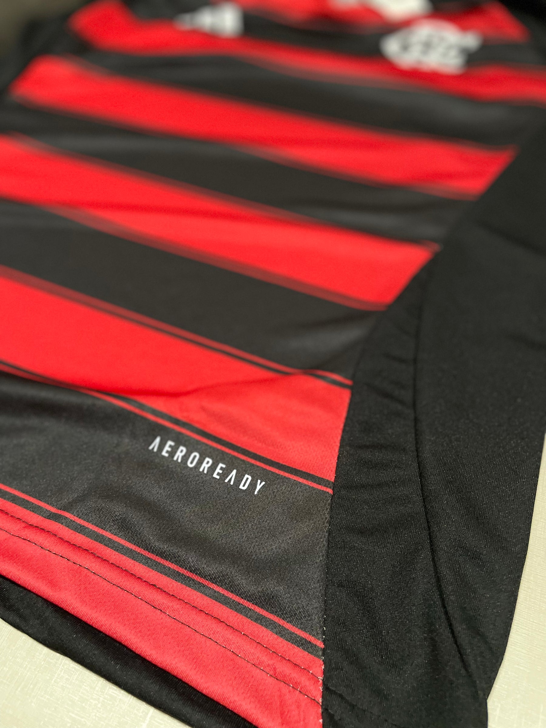CAMISA DO FLAMENGO 24/25 PRIMEIRA LINHA RUBRO NEGRA