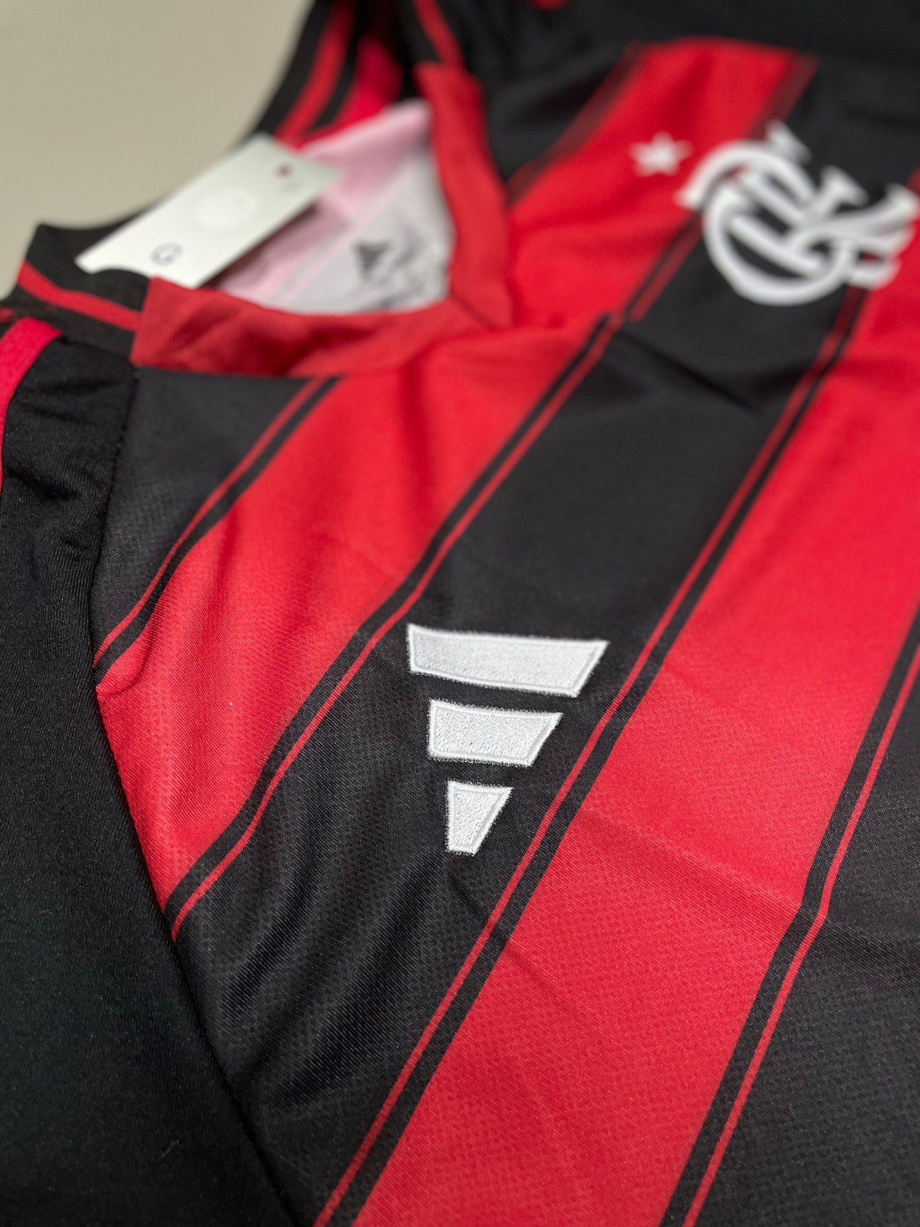 CAMISA DO FLAMENGO 24/25 PRIMEIRA LINHA RUBRO NEGRA