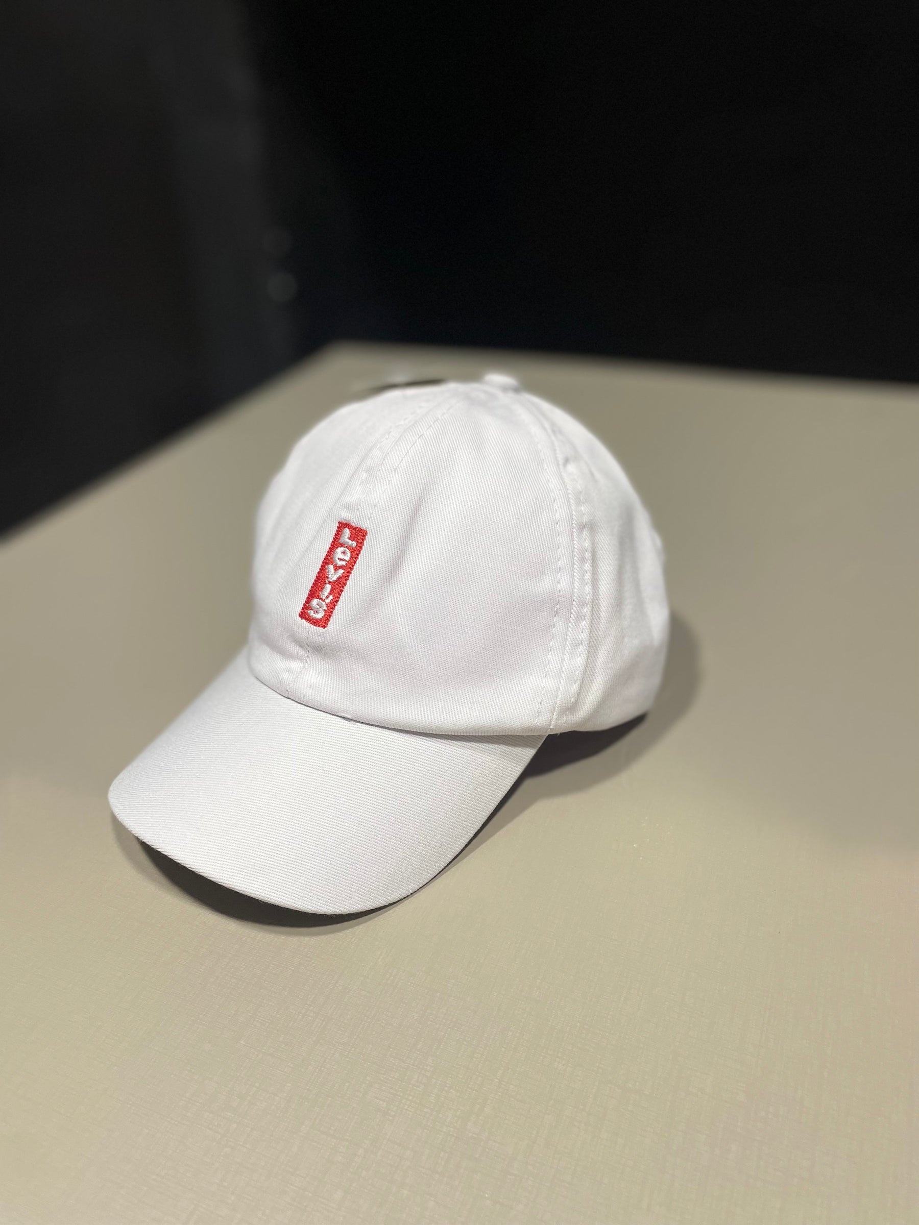 CAP BRANCO LEVI’S/KIDS