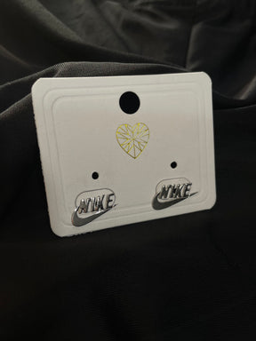 BRINCOS PRATA (NIKE)