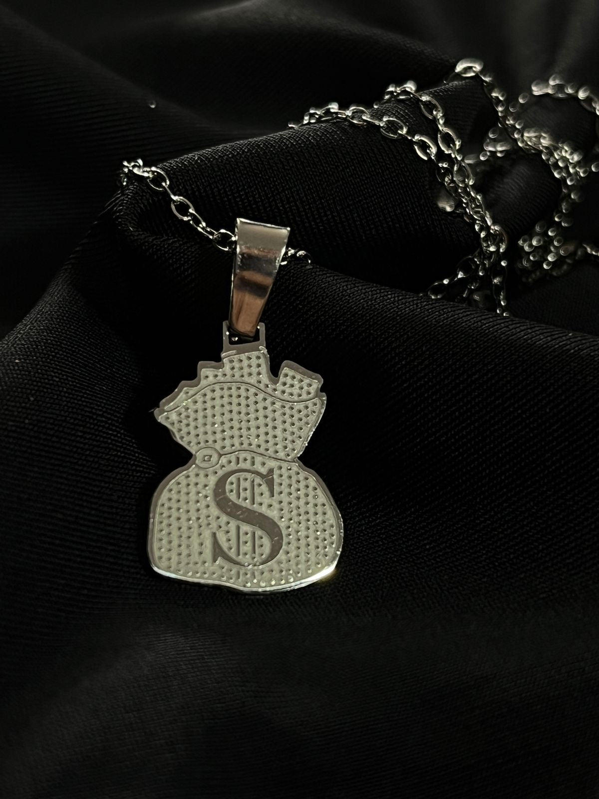 CORRENTE PRATA + PINGENTE(SACO DE DINHEIRO)