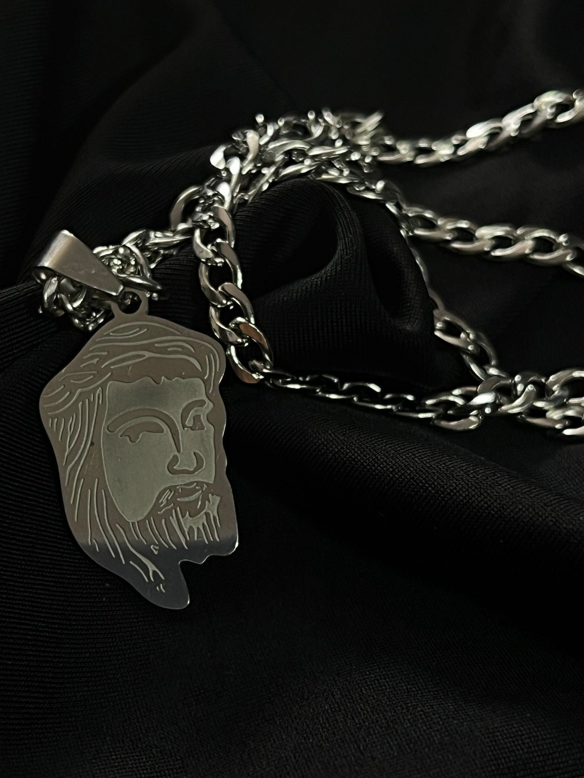CORRENTE PRATA + PINGENTE (JESUS)